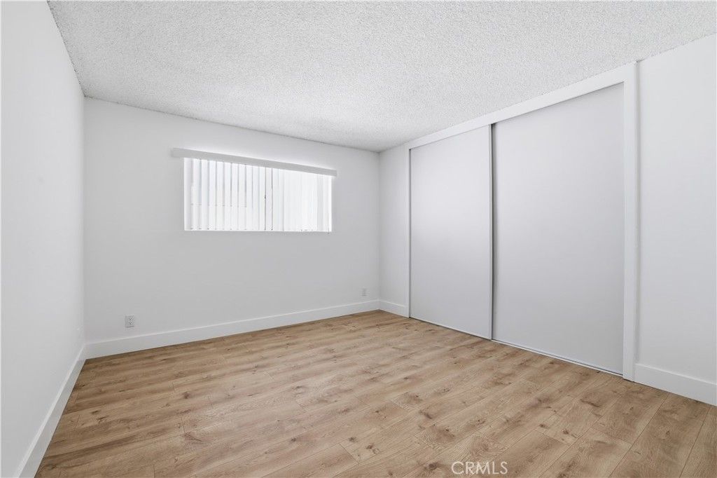 Image 16 of property listing at 13040 Dronfield 23, Sylmar, CA 91342