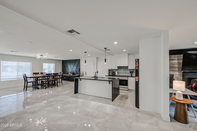 1261 E CAMBRIDGE Avenue, Phoenix, AZ 85006