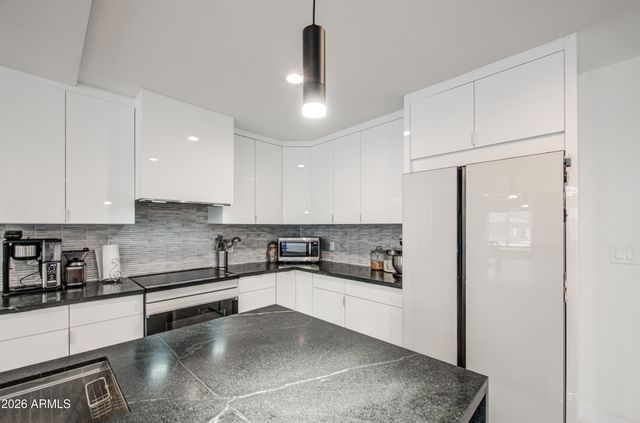 1261 E CAMBRIDGE Avenue, Phoenix, AZ 85006
