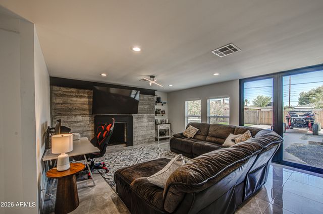 1261 E CAMBRIDGE Avenue, Phoenix, AZ 85006