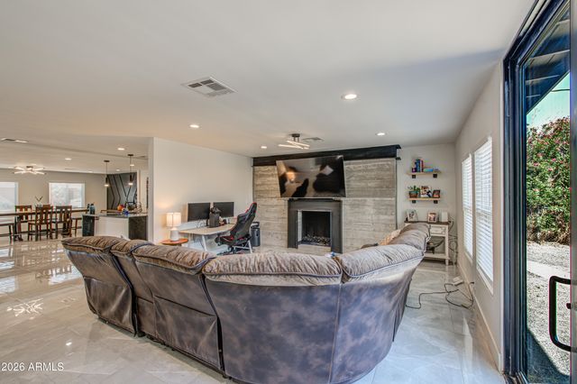 1261 E CAMBRIDGE Avenue, Phoenix, AZ 85006