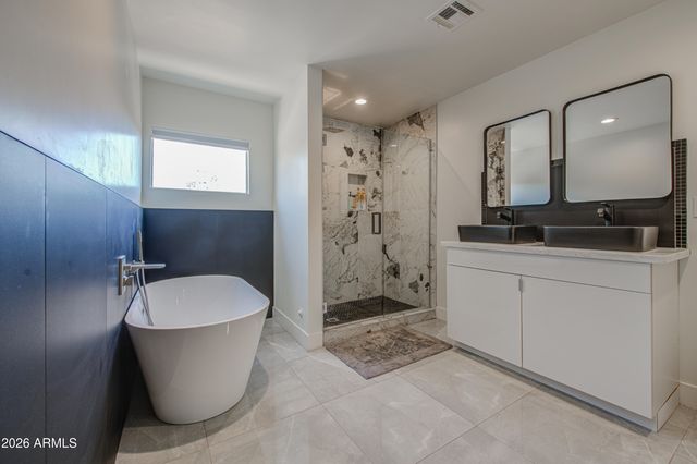 1261 E CAMBRIDGE Avenue, Phoenix, AZ 85006