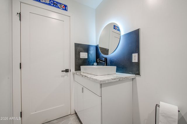 1261 E CAMBRIDGE Avenue, Phoenix, AZ 85006