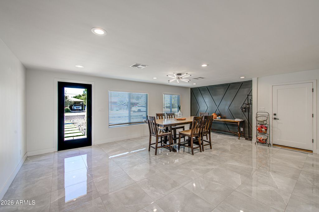1261 E CAMBRIDGE Avenue, Phoenix, AZ 85006 — photo 5