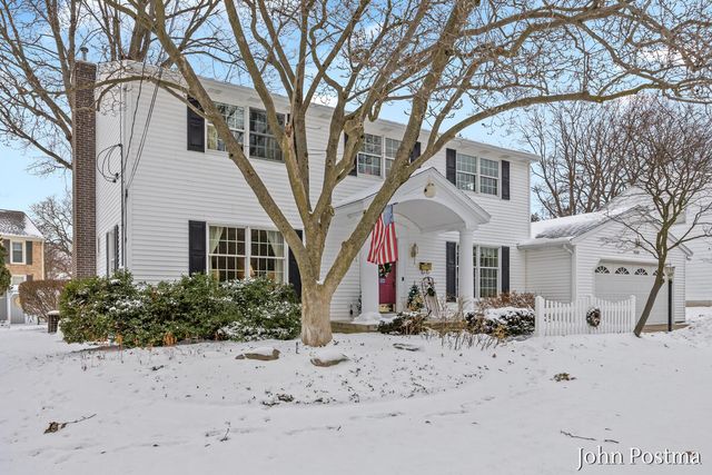 2401 Okemos Drive, Grand Rapids, MI 49506