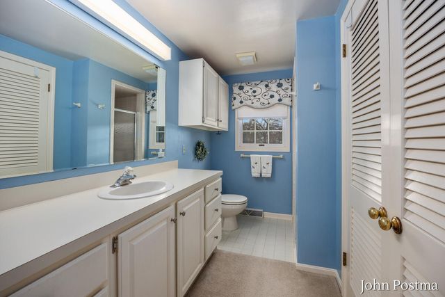 2401 Okemos Drive, Grand Rapids, MI 49506