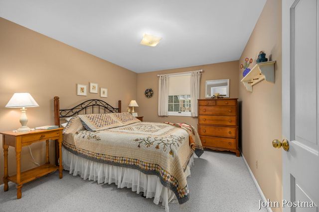 2401 Okemos Drive, Grand Rapids, MI 49506