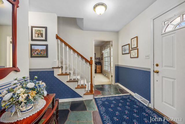 2401 Okemos Drive, Grand Rapids, MI 49506