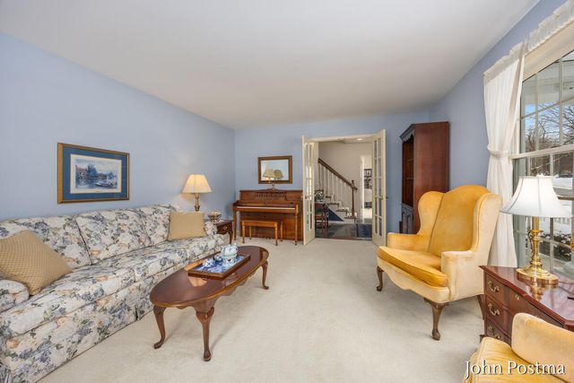 2401 Okemos Drive, Grand Rapids, MI 49506