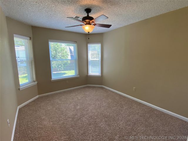 1619 S Fir Place, Broken Arrow, OK 74012