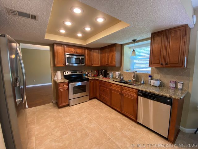 1619 S Fir Place, Broken Arrow, OK 74012