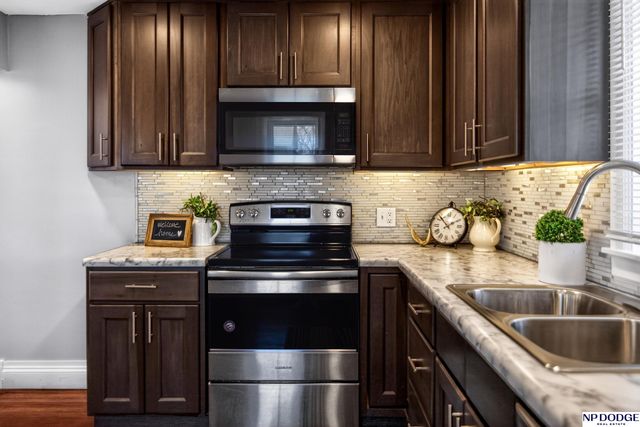 1250 E 6th Street, Fremont, NE 68025