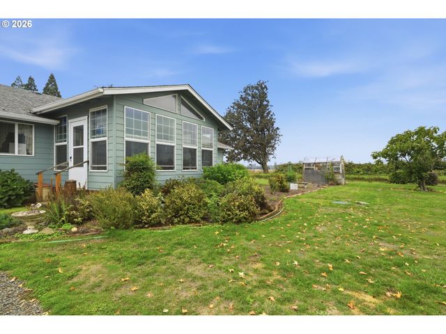 28095 Clear Lake Rd, Eugene, OR 97402