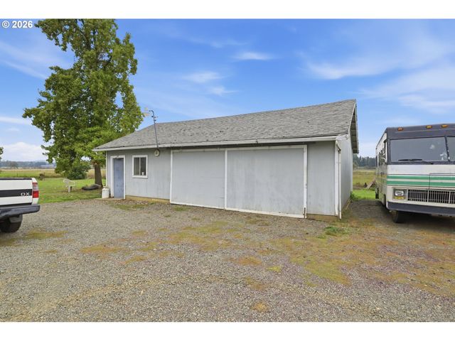 28095 Clear Lake Rd, Eugene, OR 97402