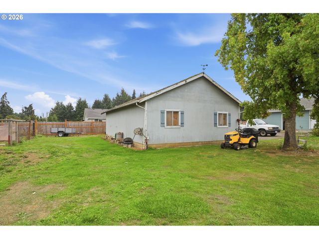 28095 Clear Lake Rd, Eugene, OR 97402
