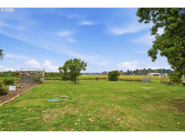 28095 Clear Lake Rd, Eugene, OR 97402