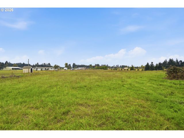 28095 Clear Lake Rd, Eugene, OR 97402