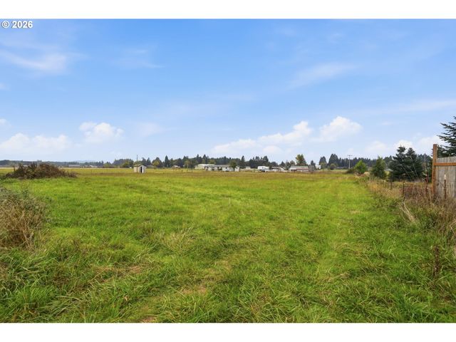28095 Clear Lake Rd, Eugene, OR 97402