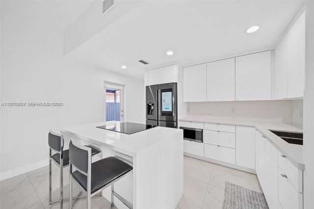 3436 SW 88th Pl 0, Miami, FL 33165