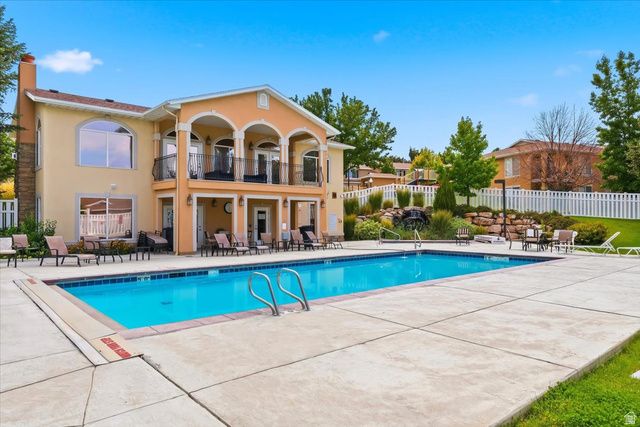 9511 S FAIRWAY VIEW DR, Sandy, UT 84070