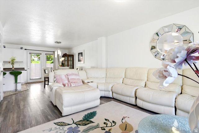 9511 S FAIRWAY VIEW DR, Sandy, UT 84070