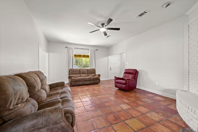 12417 Roddy Rd, Gonzales, LA 70737