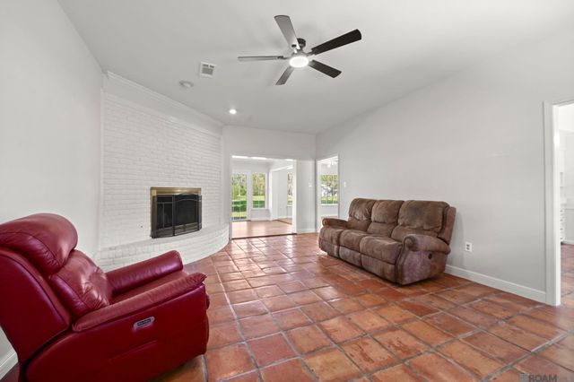 12417 Roddy Rd, Gonzales, LA 70737