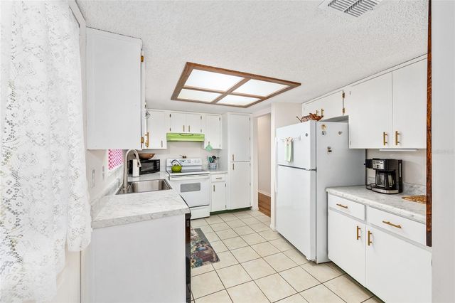 9921 SW 103RD PLACE, Ocala, FL 34481