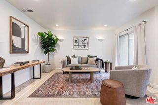 7651 Reseda Boulevard 3T, Reseda, CA 91335