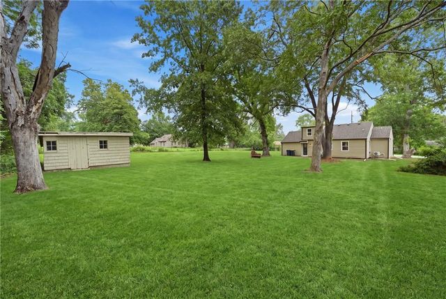 9400 Raytown Road, Kansas City, MO 64138