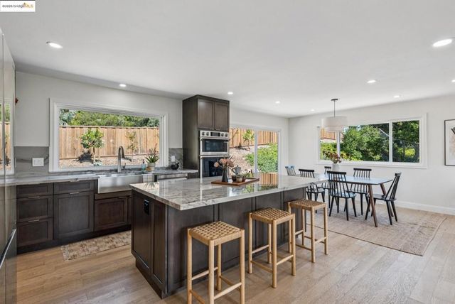 9 YARMOUTH CT, Oakland, CA 94619
