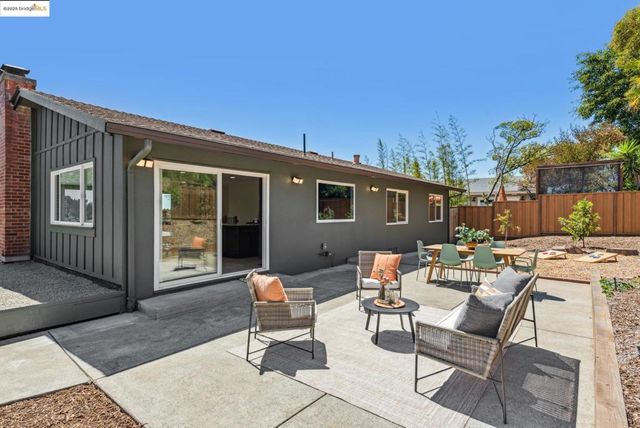 9 YARMOUTH CT, Oakland, CA 94619