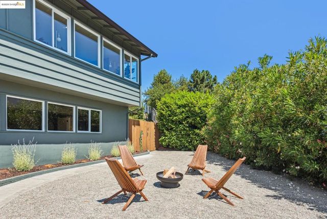 9 YARMOUTH CT, Oakland, CA 94619