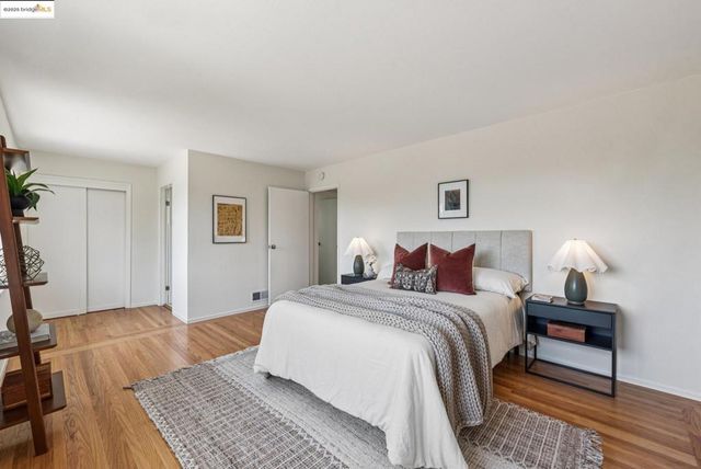 9 YARMOUTH CT, Oakland, CA 94619