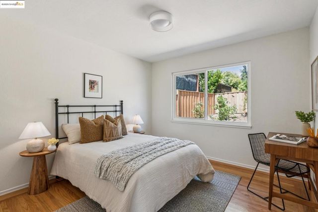 9 YARMOUTH CT, Oakland, CA 94619