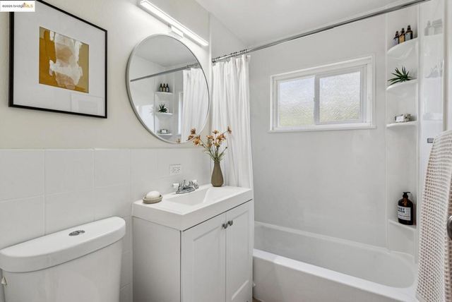 9 YARMOUTH CT, Oakland, CA 94619