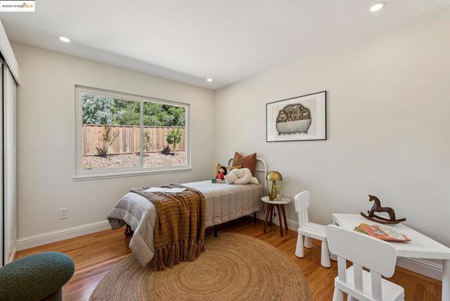 9 YARMOUTH CT, Oakland, CA 94619