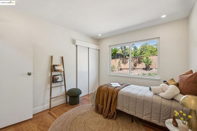 9 YARMOUTH CT, Oakland, CA 94619