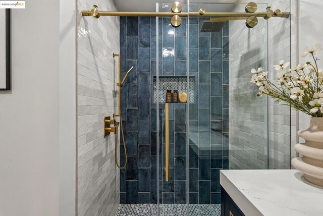 9 YARMOUTH CT, Oakland, CA 94619