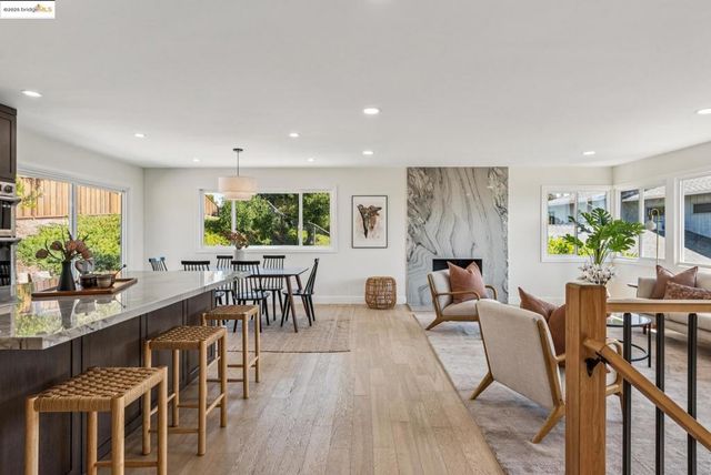 9 YARMOUTH CT, Oakland, CA 94619