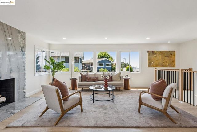 9 YARMOUTH CT, Oakland, CA 94619