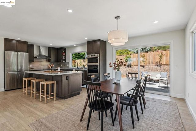 9 YARMOUTH CT, Oakland, CA 94619