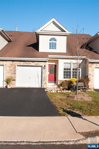 12 Farrington Plaza, Franklin, NJ 08873
