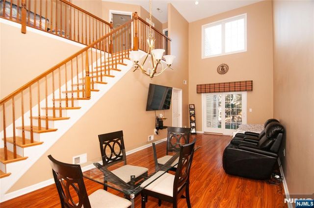 12 Farrington Plaza, Franklin, NJ 08873