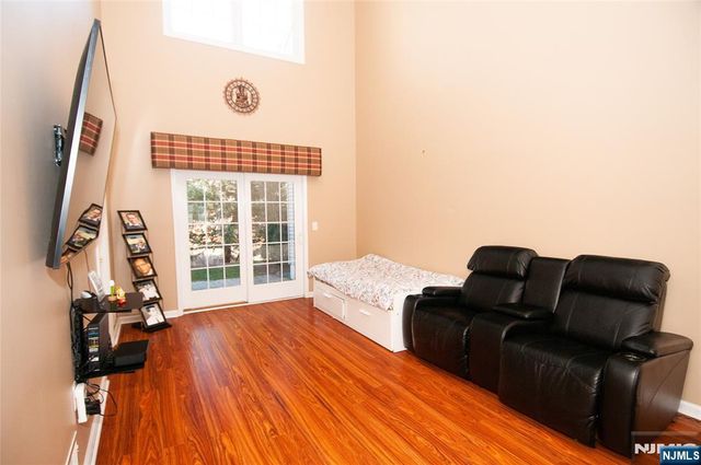 12 Farrington Plaza, Franklin, NJ 08873
