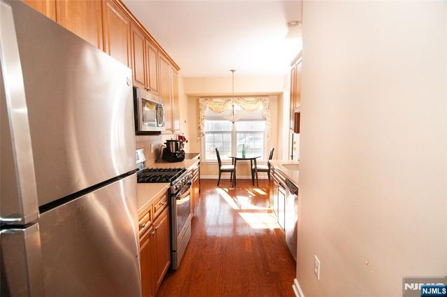 12 Farrington Plaza, Franklin, NJ 08873
