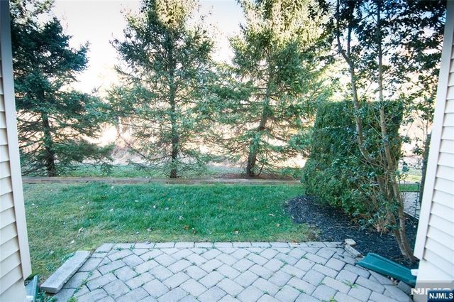 12 Farrington Plaza, Franklin, NJ 08873