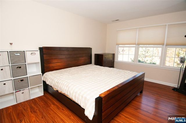 12 Farrington Plaza, Franklin, NJ 08873
