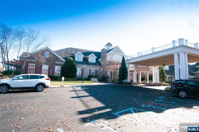 12 Farrington Plaza, Franklin, NJ 08873