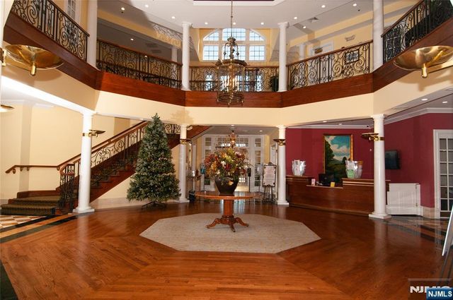 12 Farrington Plaza, Franklin, NJ 08873